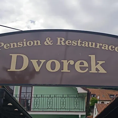 Dvorek *
